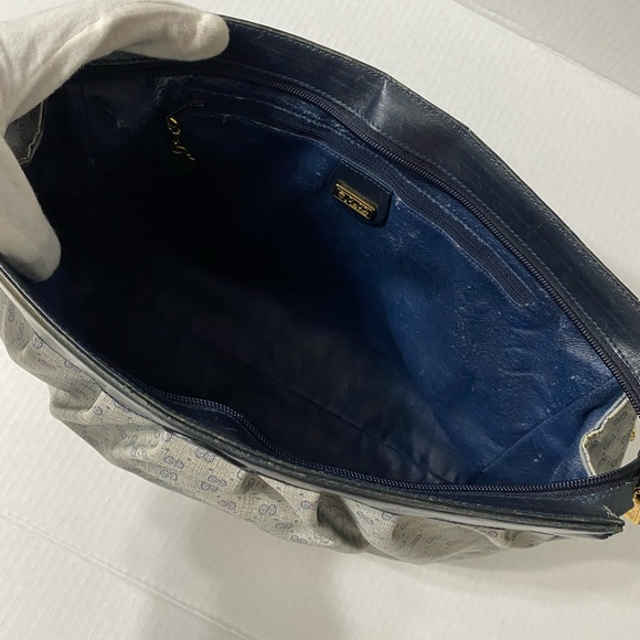 Gucci oversized clutch - Picture 10 of 13